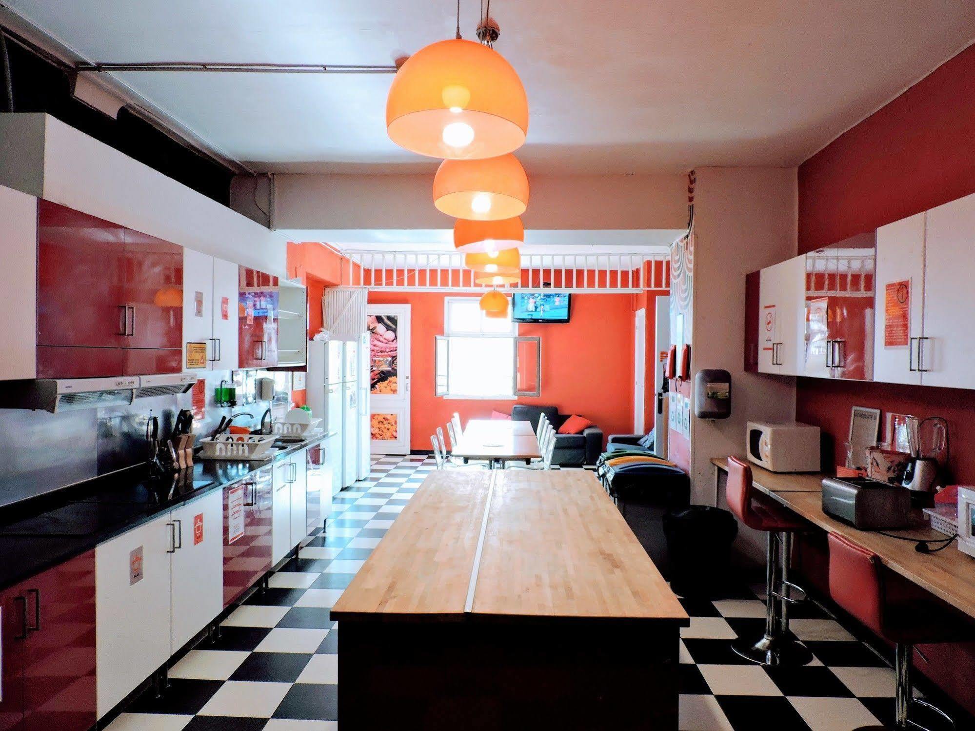 Hostal Feetup Backpackers