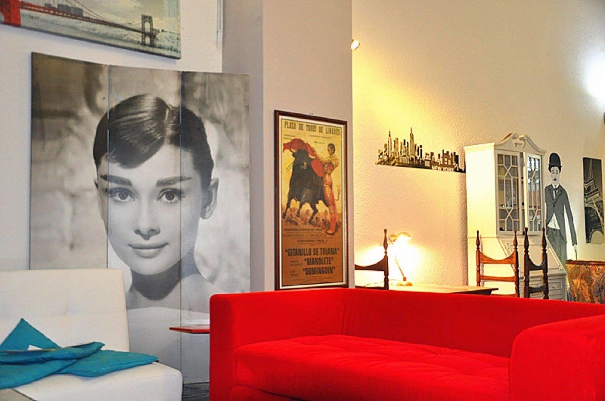 Suits You: Adults-only Centro Historico With Auto Check-in Valencia