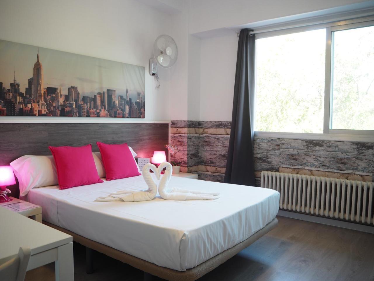 Suits You: Adults-only Centro Historico With Auto Check-in Hotel 2*