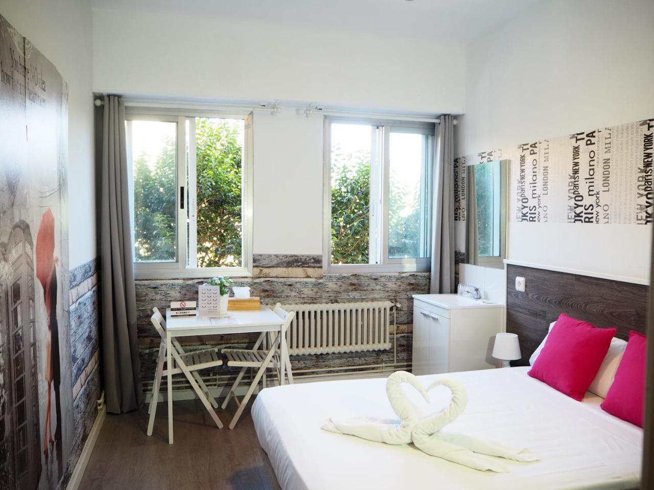 Suits You: Adults-only Centro Historico With Auto Check-in 2* Valencia