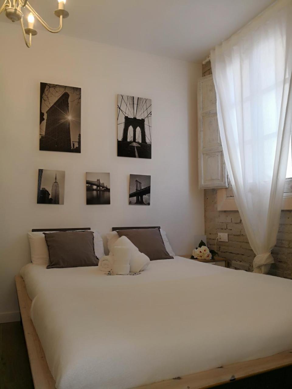By Eric Olsan Apartamento Valencia