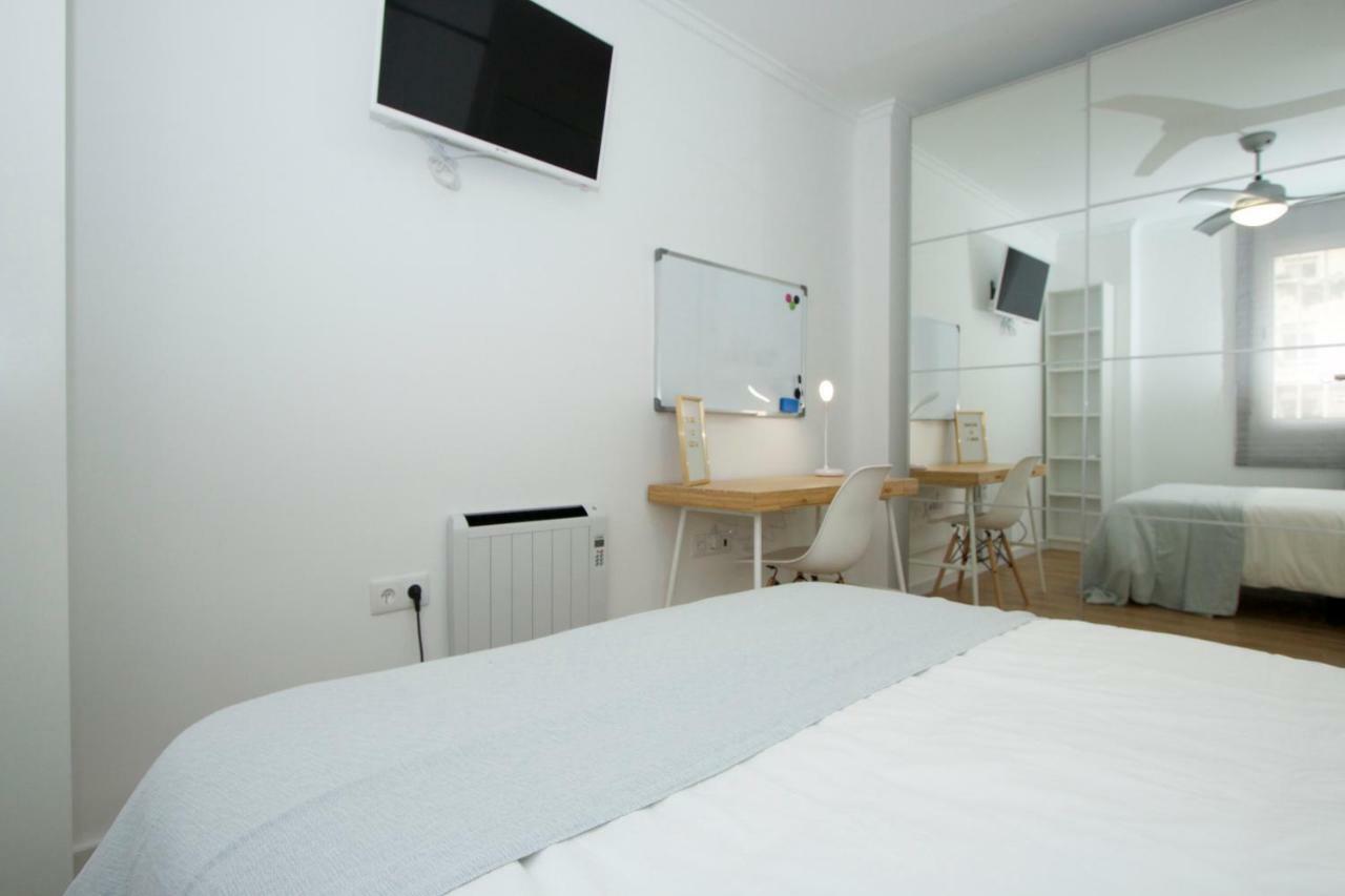 Md Poeta Andres Cabrelles Apartamento Valencia