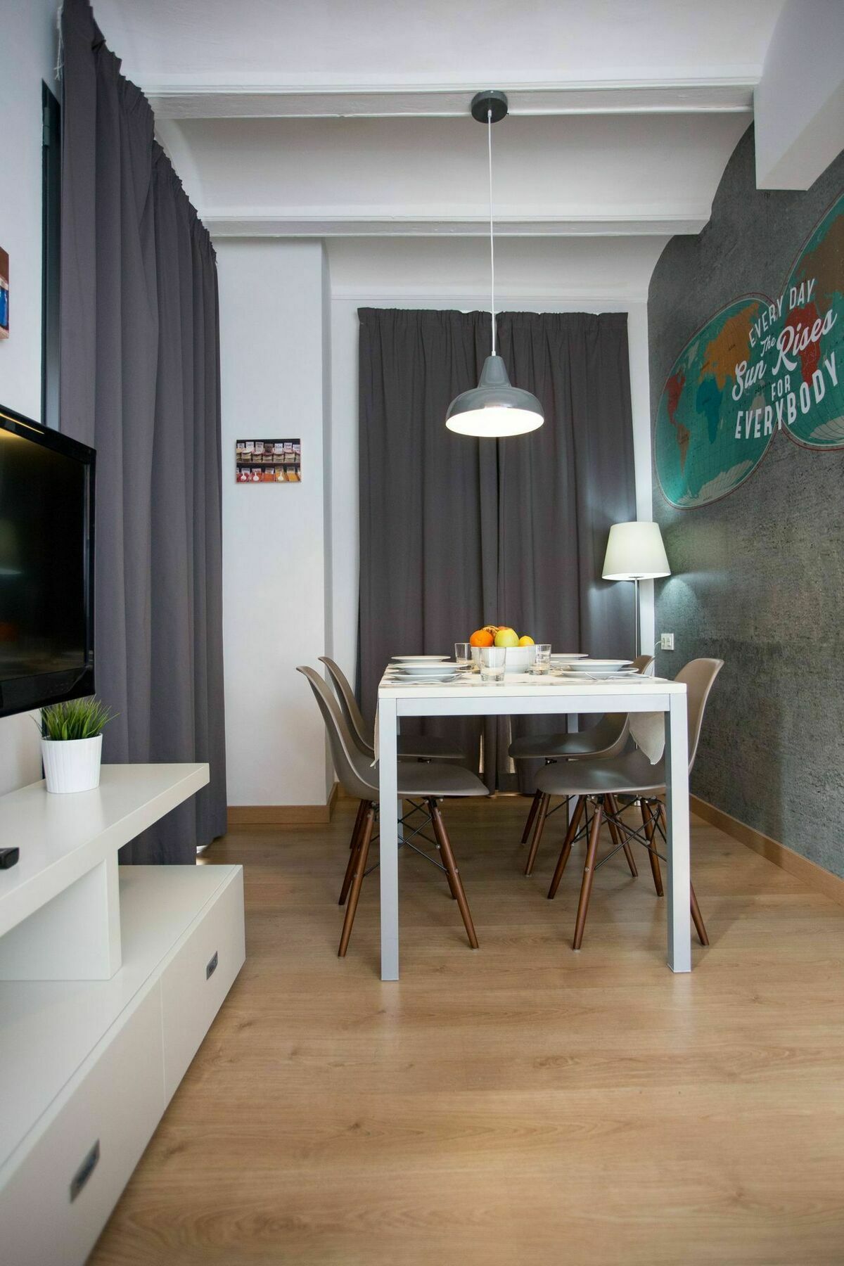 Anderson Flats Apartment
