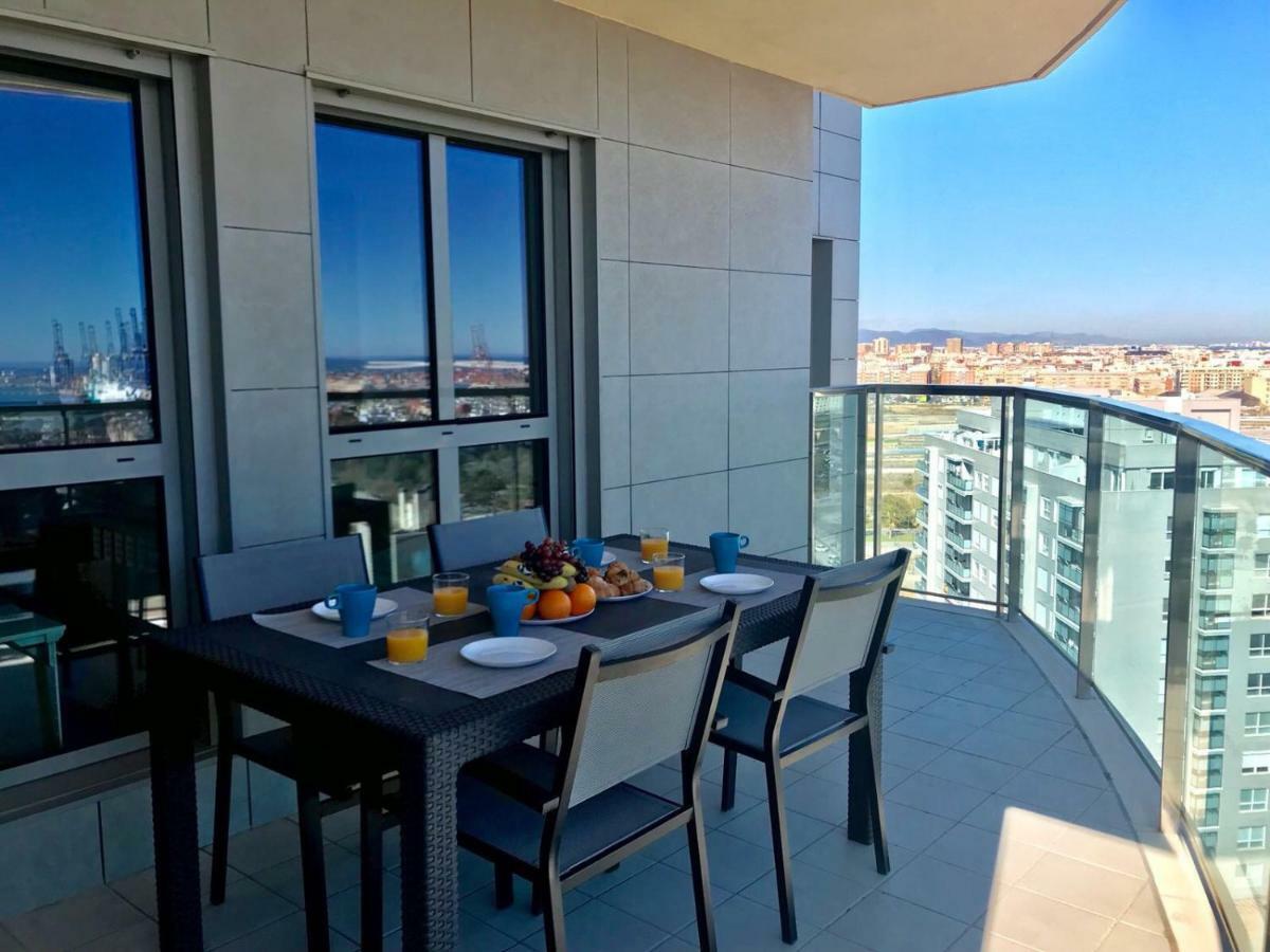 Oceanografic Apartment. Parking. Wi-fi *