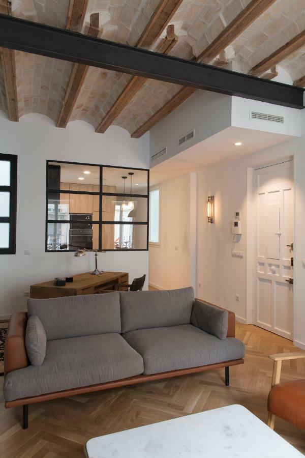 Florit Flats - Chic And In A Lively But Quiet Area Walking Distance Apartment *