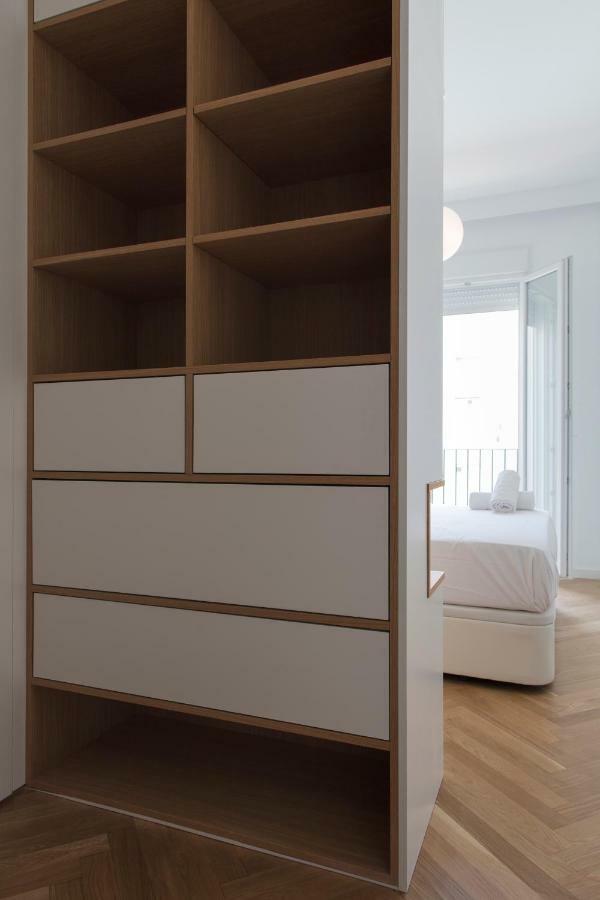 Florit Flats - Chic And In A Lively But Quiet Area Walking Distance *