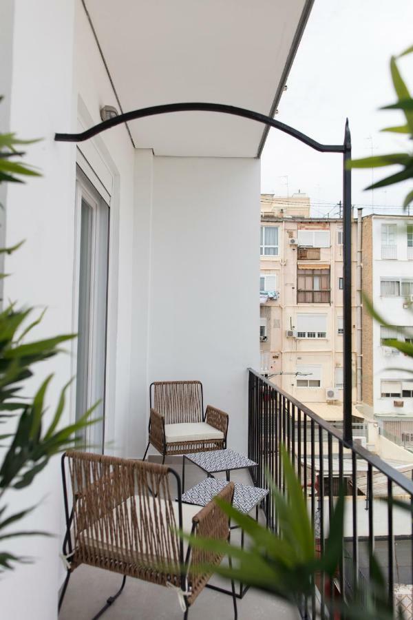 Florit Flats - Chic And In A Lively But Quiet Area Walking Distance Apartment