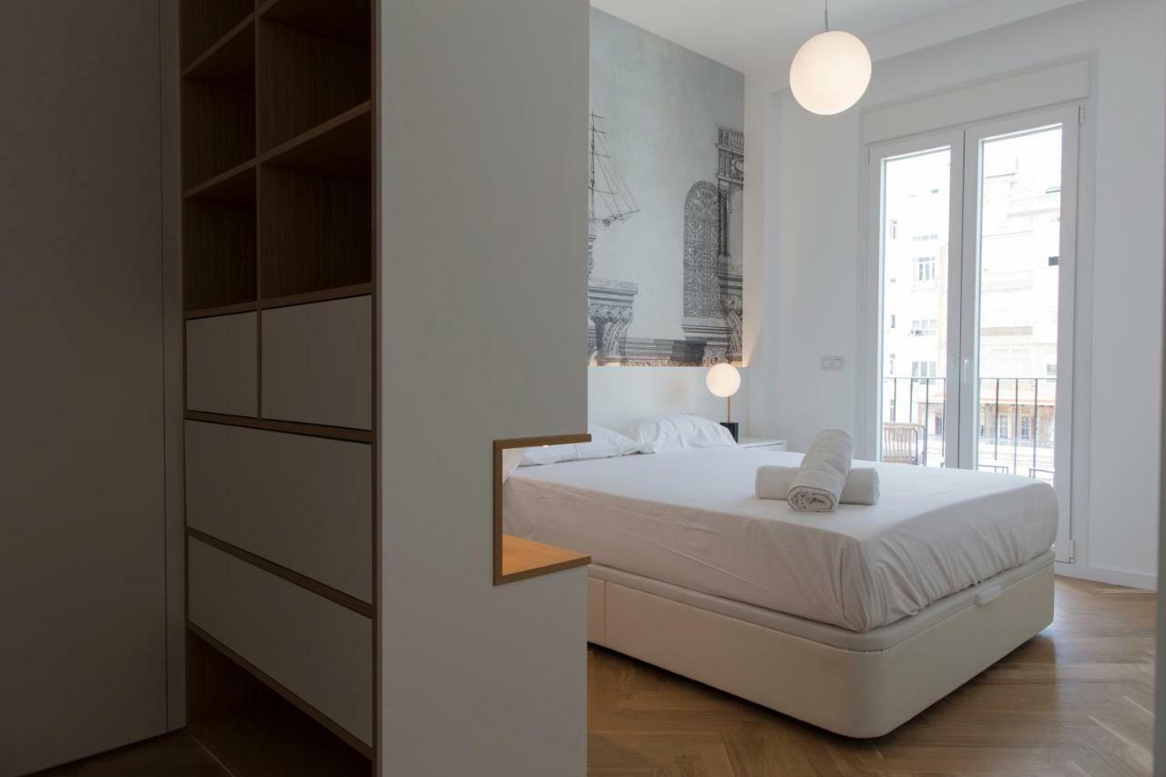 Florit Flats - Chic And In A Lively But Quiet Area Walking Distance Apartment *