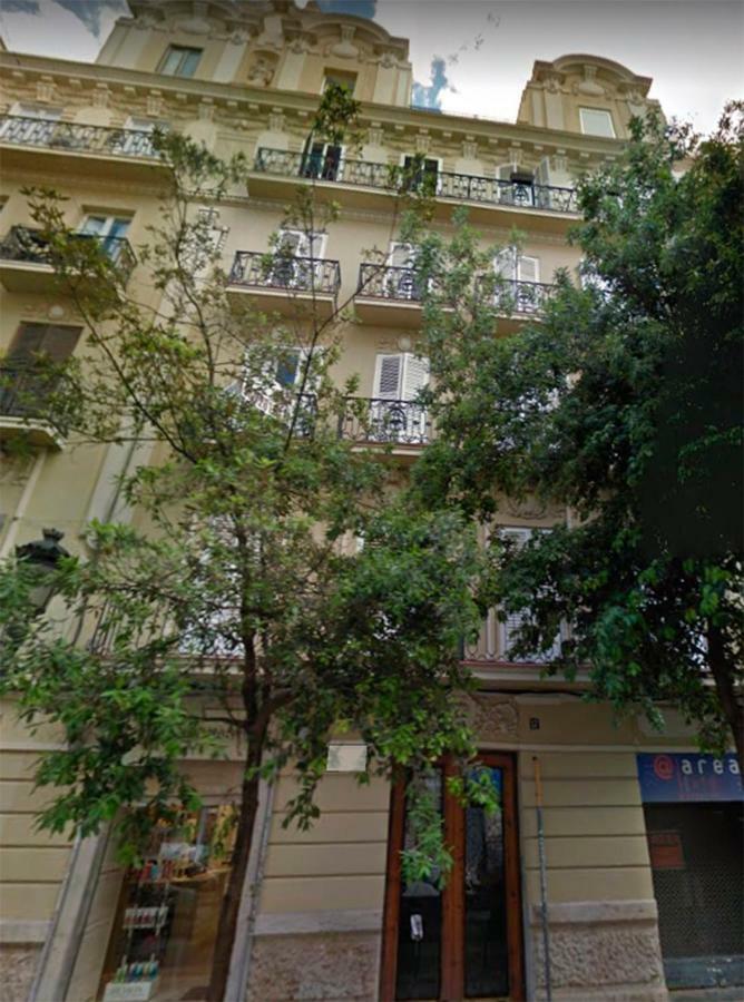 Florit Flats - Chic And In A Lively But Quiet Area Walking Distance Apartment *