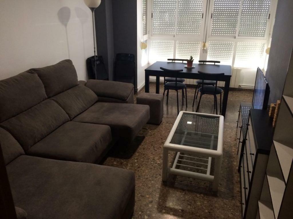 Apartamento Amplio Y Comodo Apartamento Con Parking Valencia