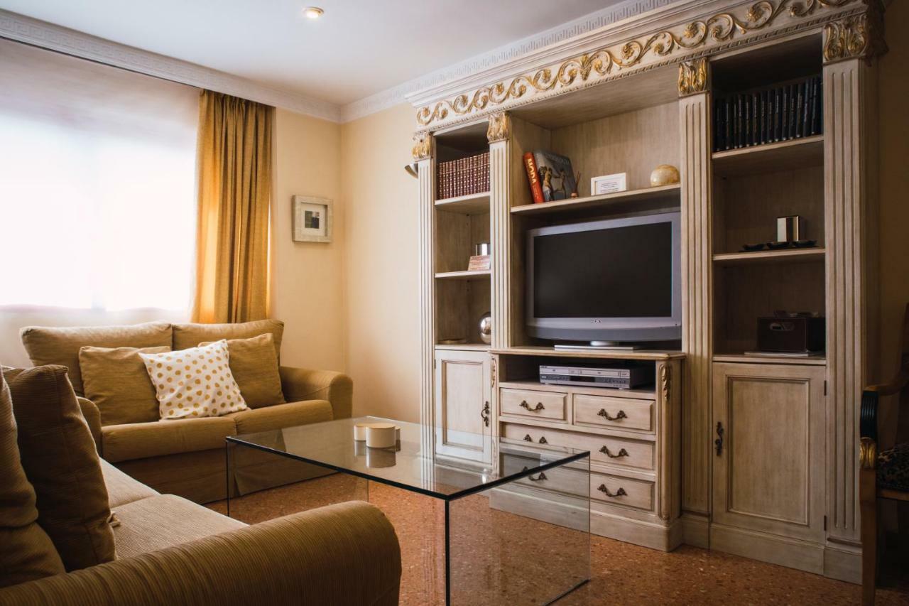 Florit Flats - Cozy 2 Bedroom By The Of Arts And Science Apartment
