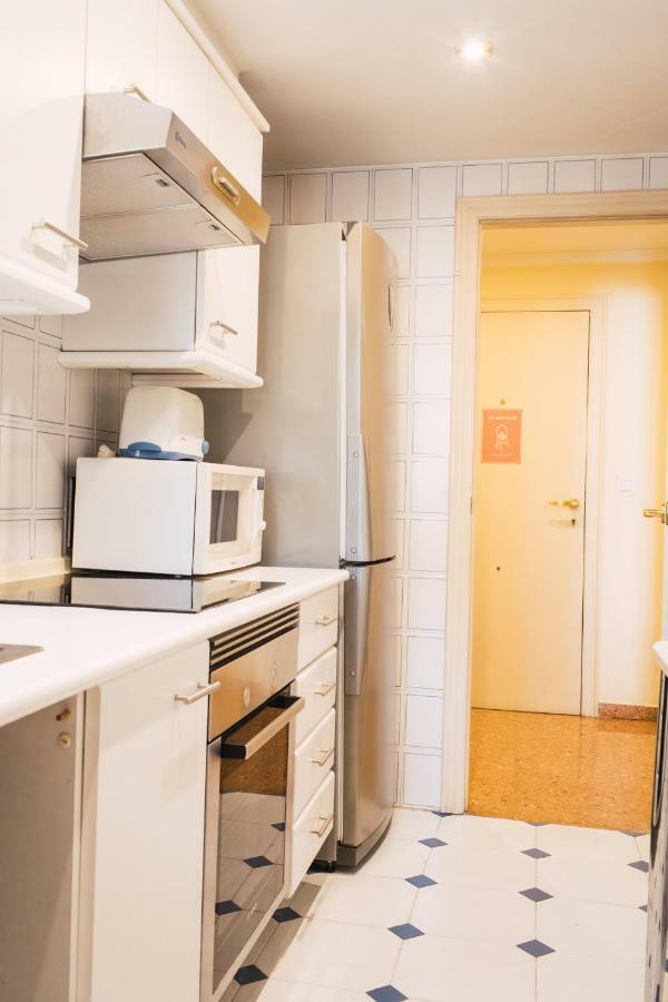 Florit Flats - Cozy 2 Bedroom By The Of Arts And Science Apartment *