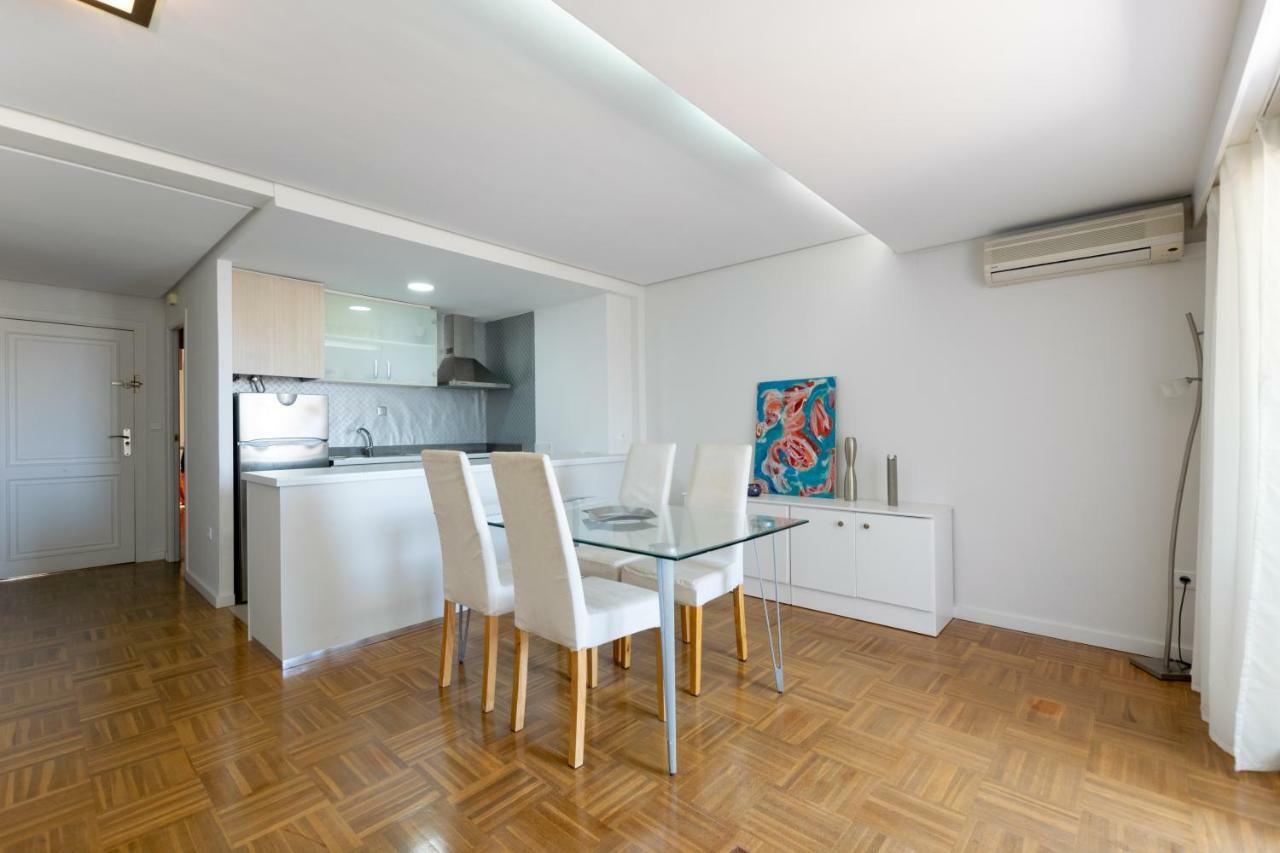 Light And Bright In Apartment *
