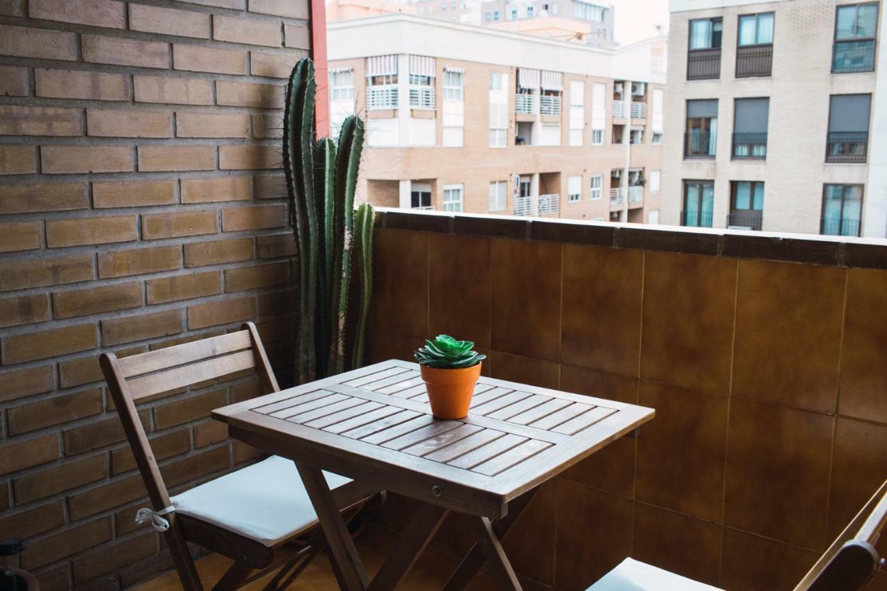 Florit Flats - Cozy 2 Bedroom By The Of Arts And Science Apartment *