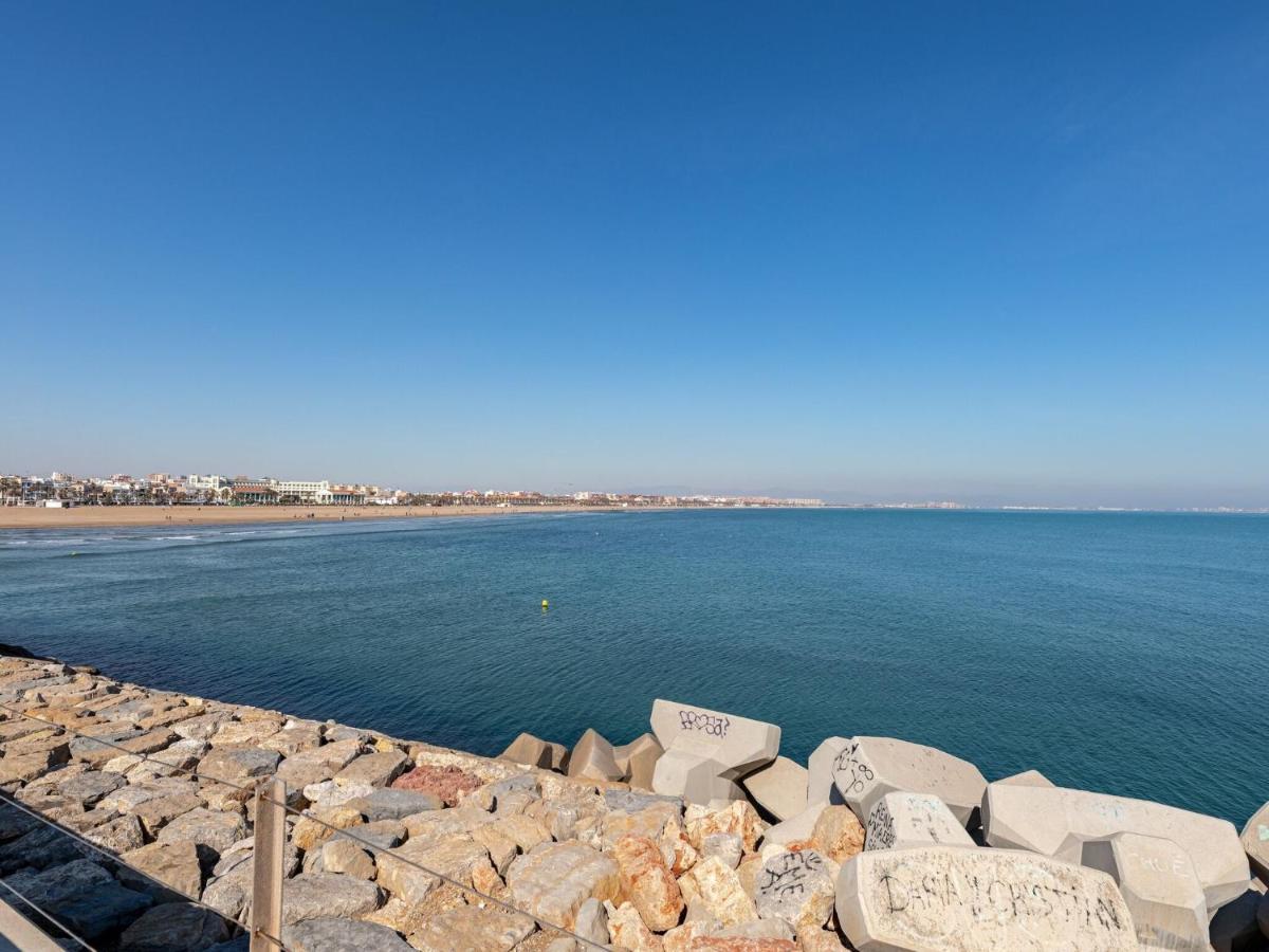 Captivating In Near Seabeach *