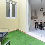 Chic & Comfortable Apartment, Private Terrace