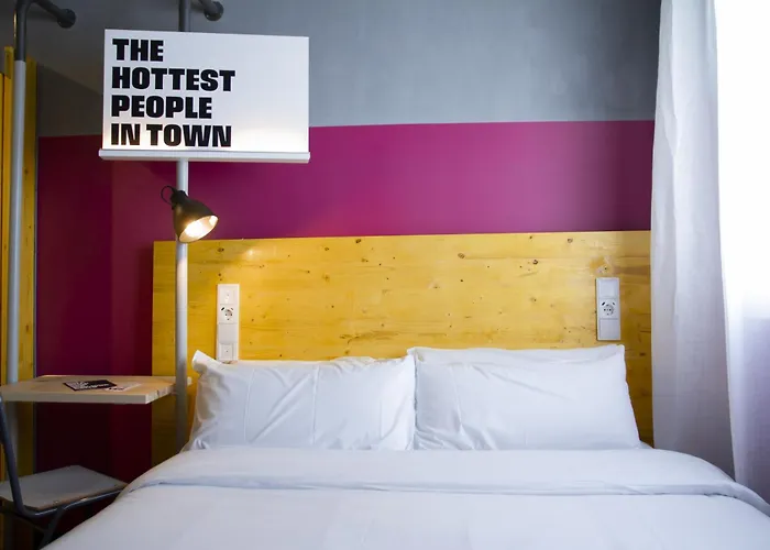 Center Valencia Youth Hostel