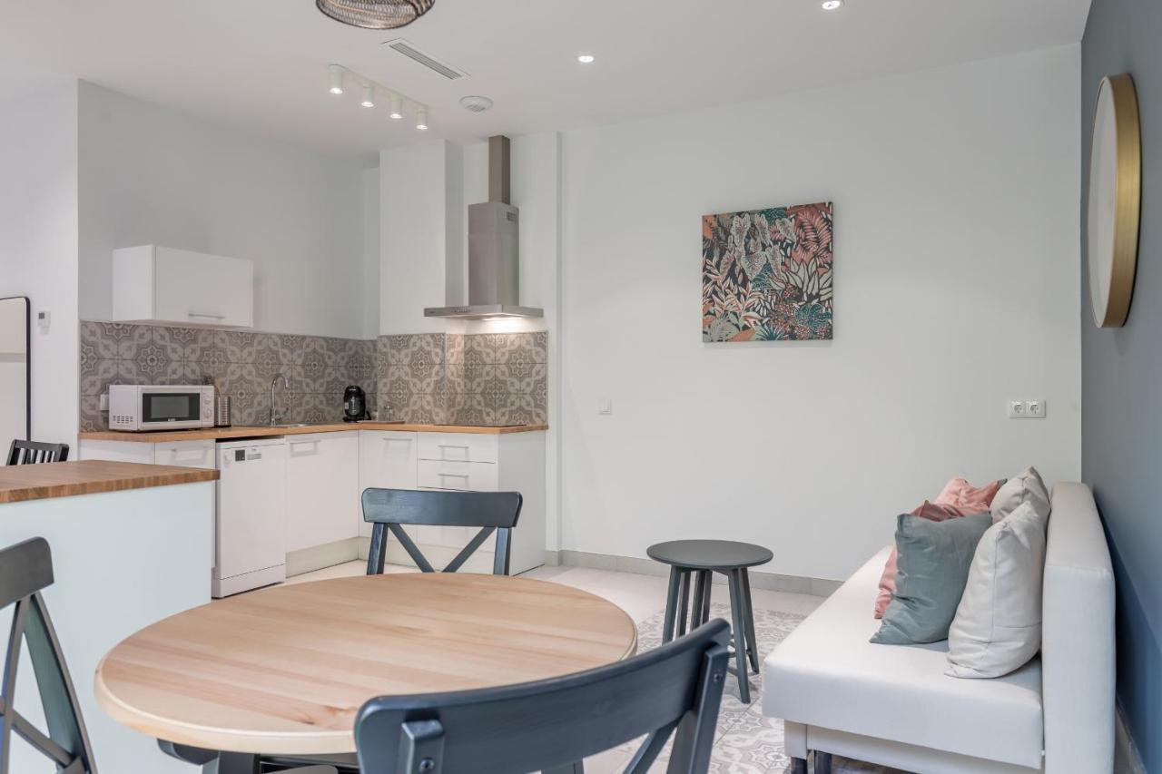 Chic & Comfortable Apartment, Private Terrace Valencia