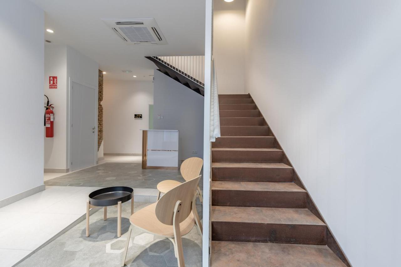 Chic & Comfortable Apartment, Private Terrace Apartahotel *