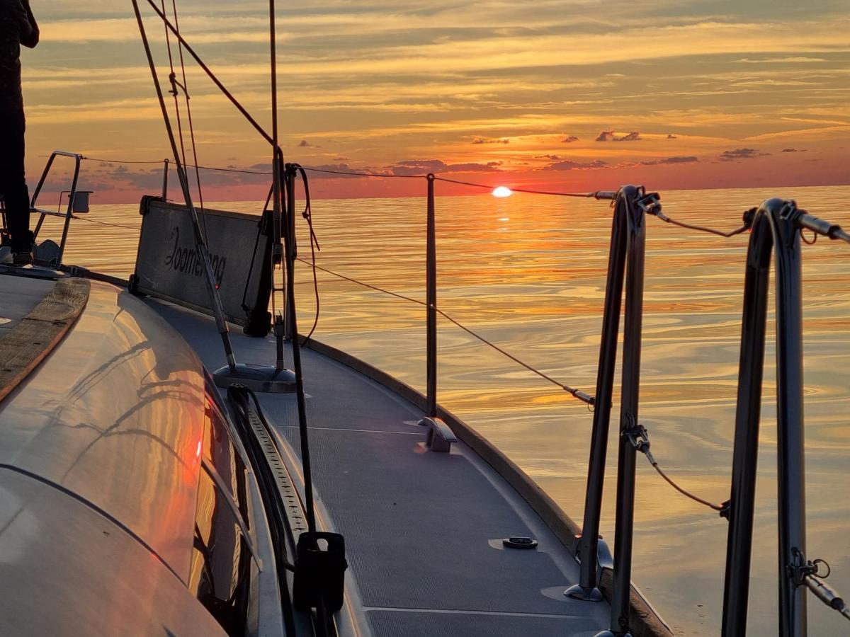 Velero Monia Botel
