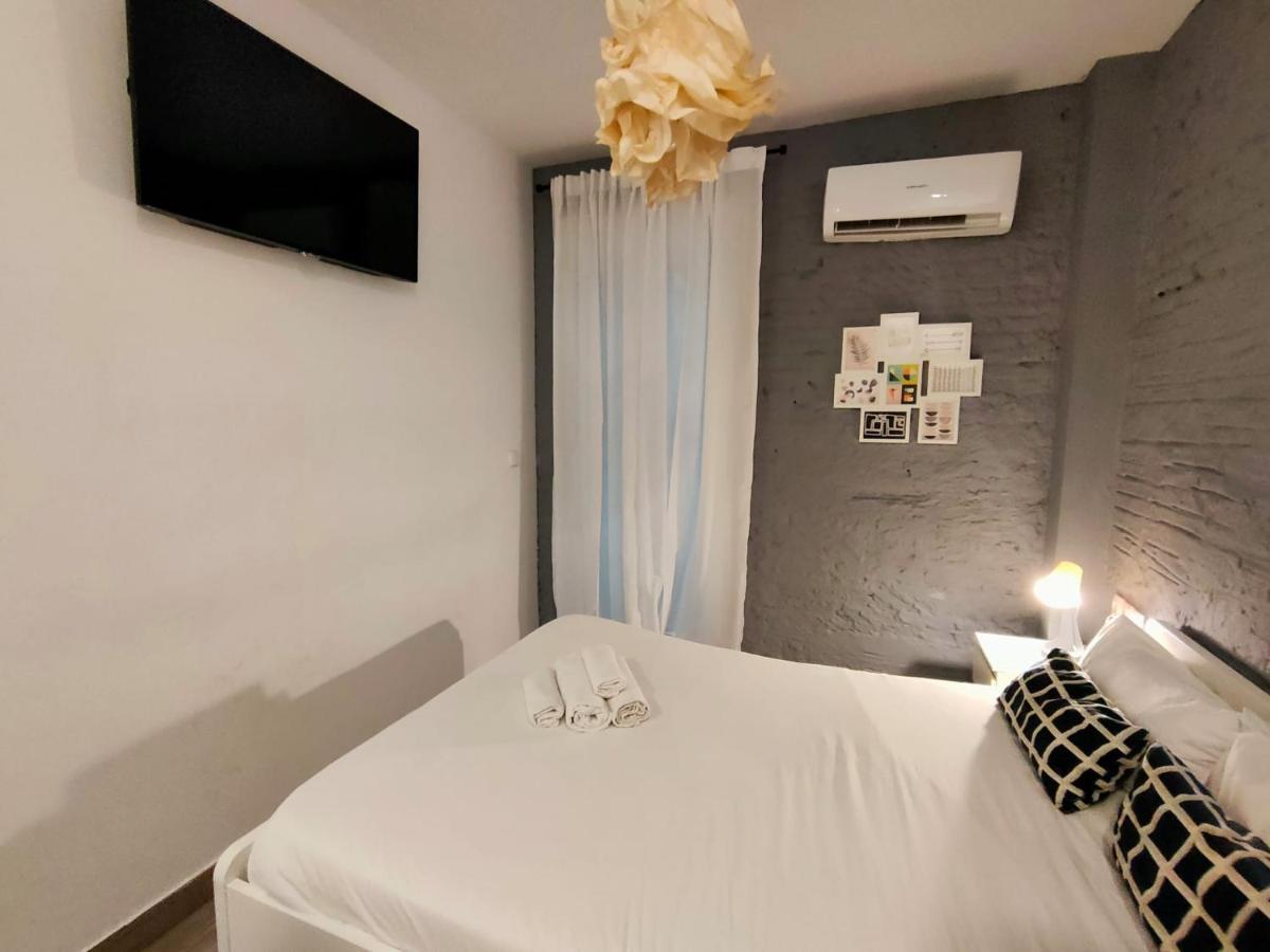 Pequeño Con Mini Piscina Temperatura Ambiente - Wifi Free Apartamento Valencia