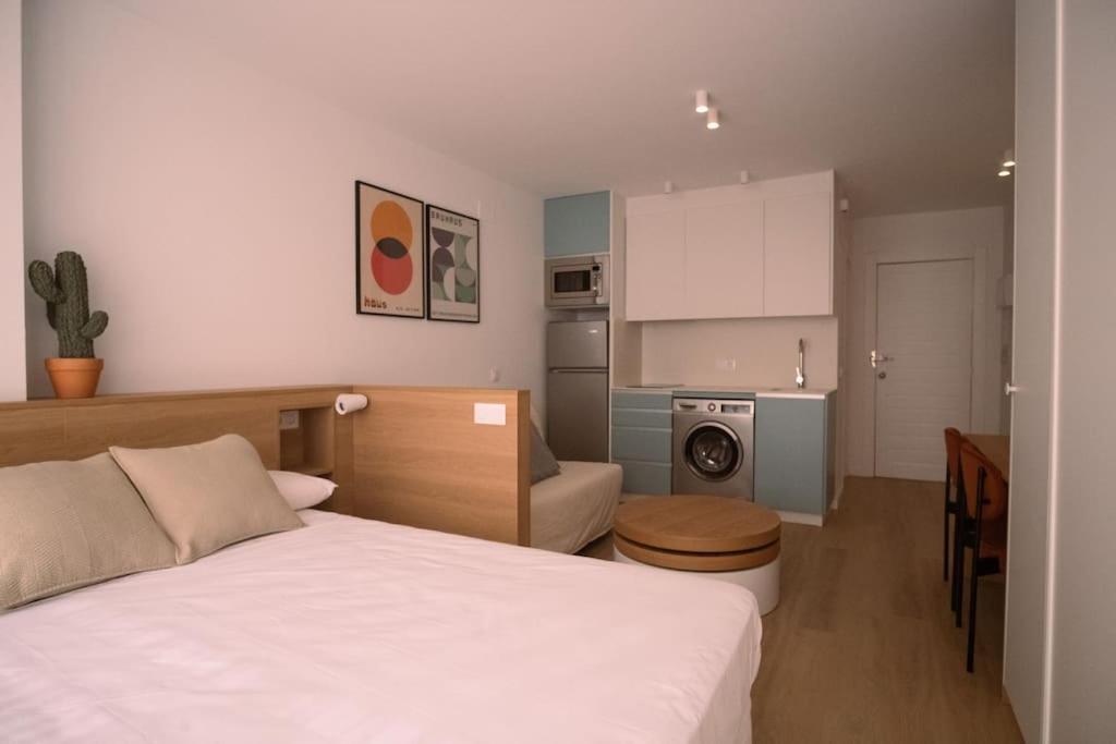 Spectacular Renovated Studio Facing The Sea Valencia