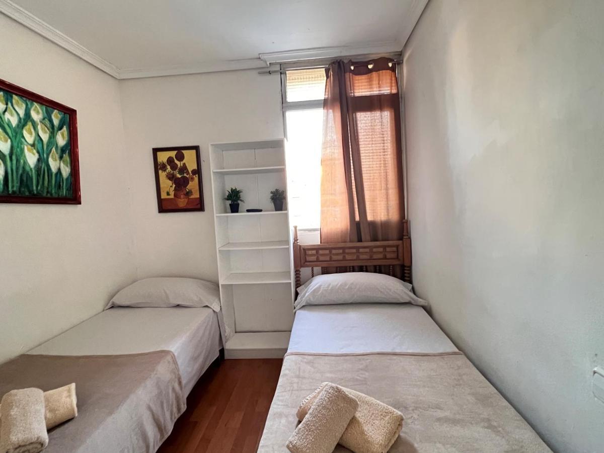 Malvarrosa Simple Shared Habitación en casa particular *