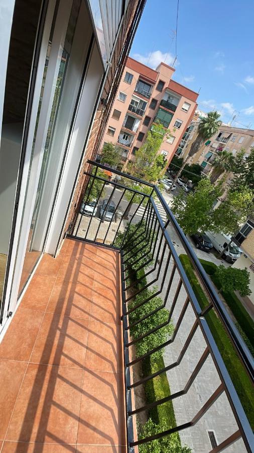 Habitacion Con Balcon En Piso Compartido