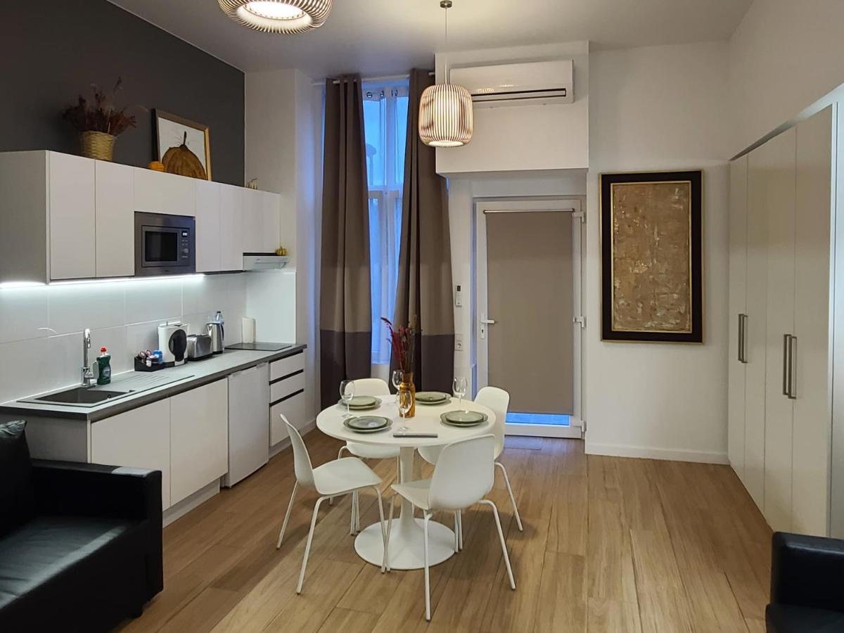 Artes Hlius Luxury Apartment