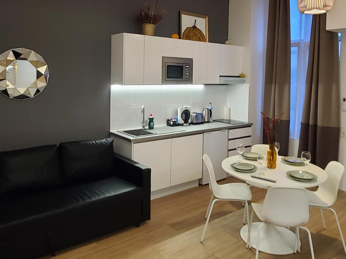 Artes Hlius Luxury Apartment