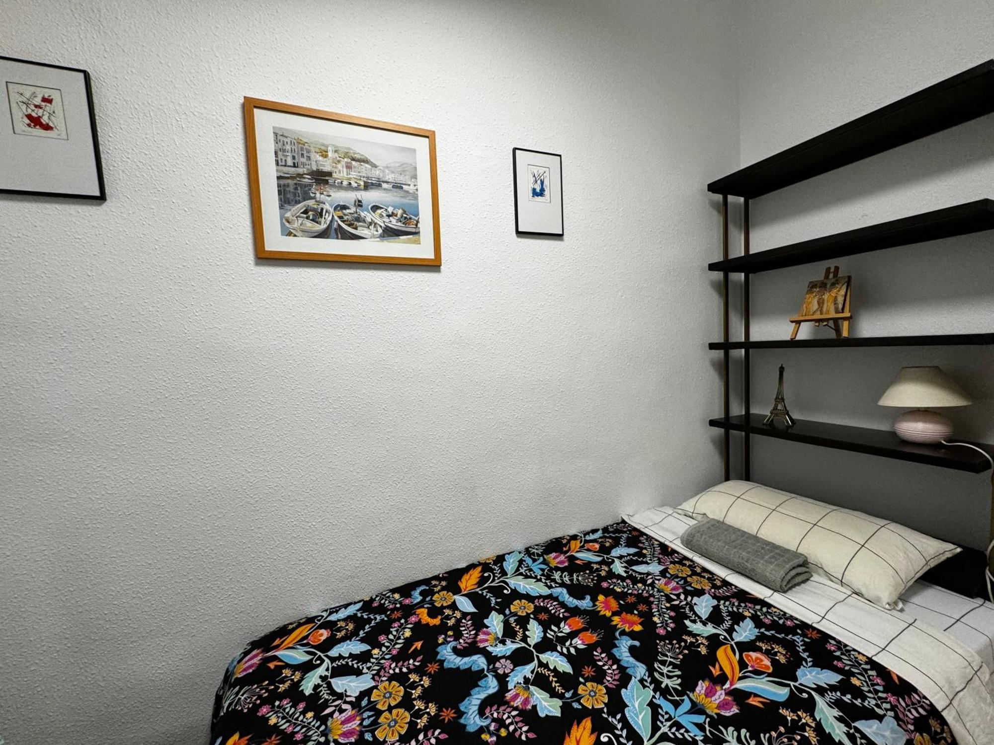 Apartment Russafa Codrut *