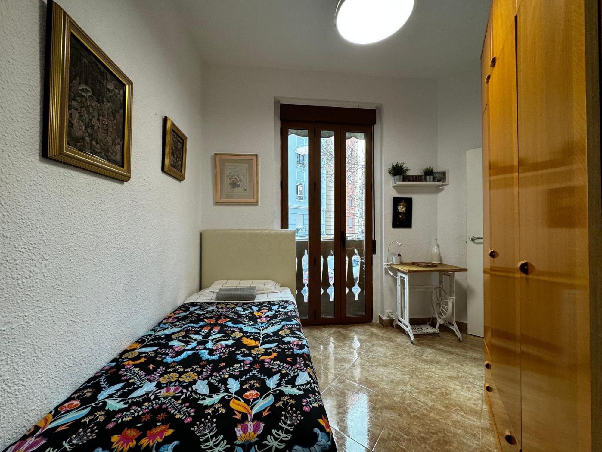 Apartment Russafa Codrut