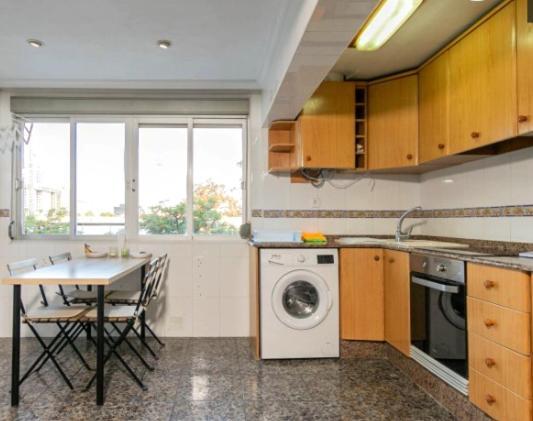 Y Suite. Upv, Uv Y Playa Guest house