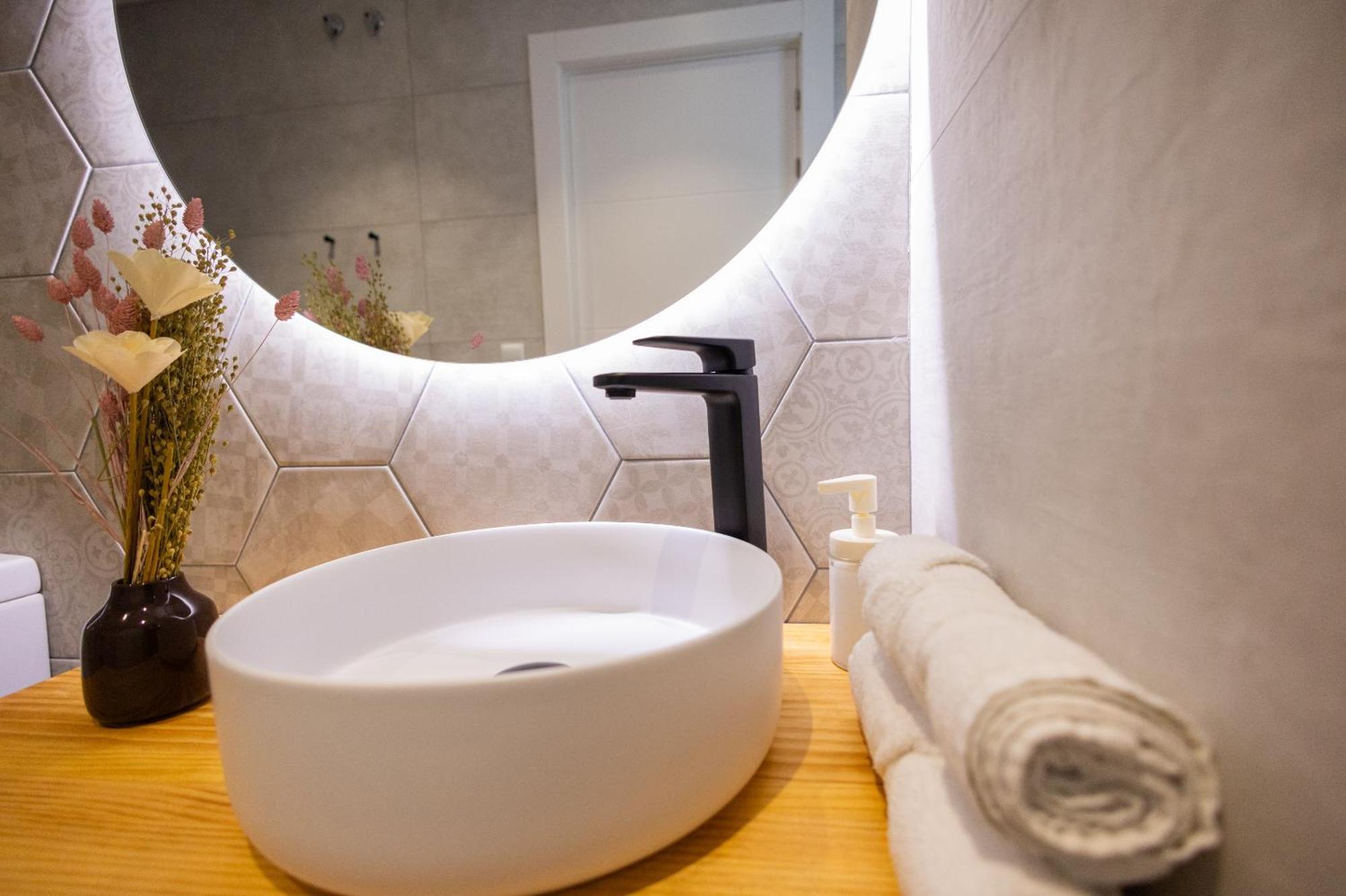 Florit Flats - The Trafalgar Iv Apartment