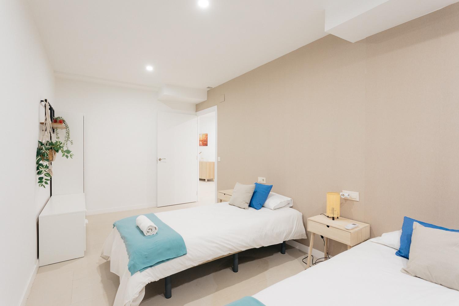 Amplio Cerca Centro Historico Y Turia 5pax 2 Bath Apartamento