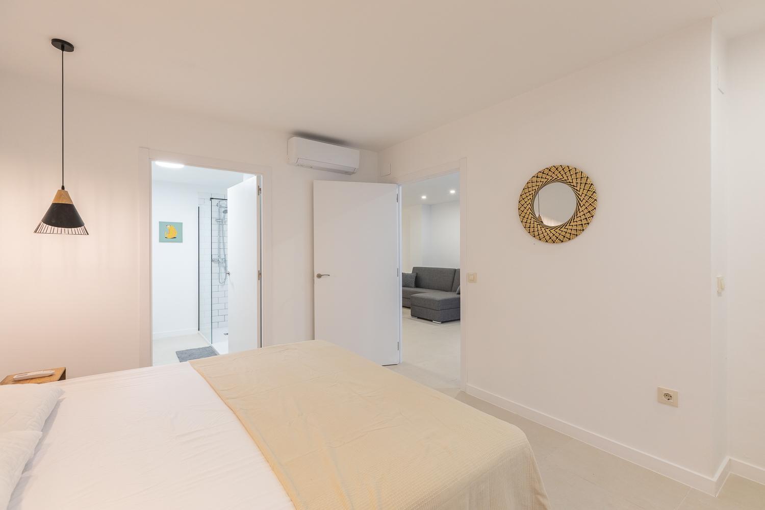Amplio Cerca Centro Historico Y Turia 5pax 2 Bath Apartamento