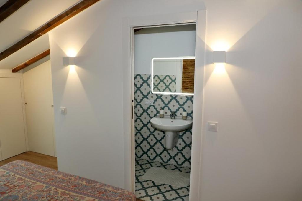 Living With Style In The Cabanyal Apartment