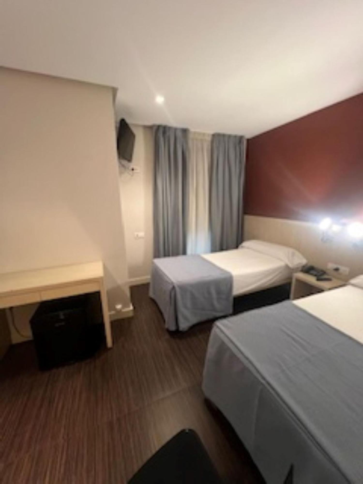 El Globo Hotel *