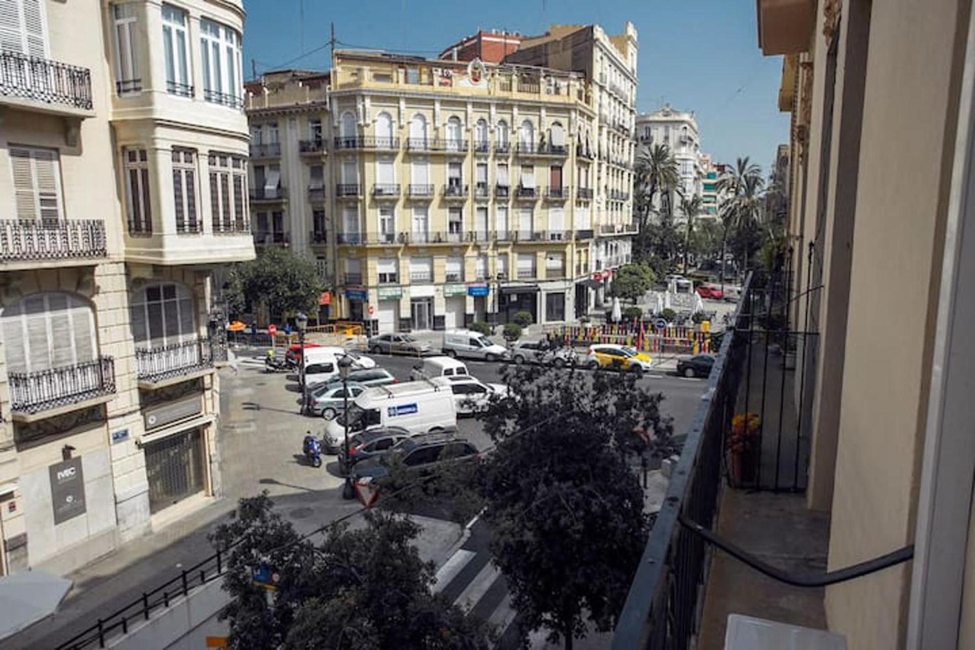 Remarkable 3 Bedroom In L'eixample Valencia