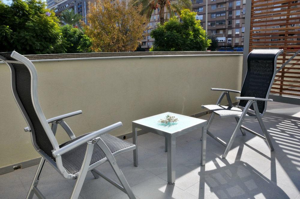 Residencia Universitaria Resa Damia Bonet *