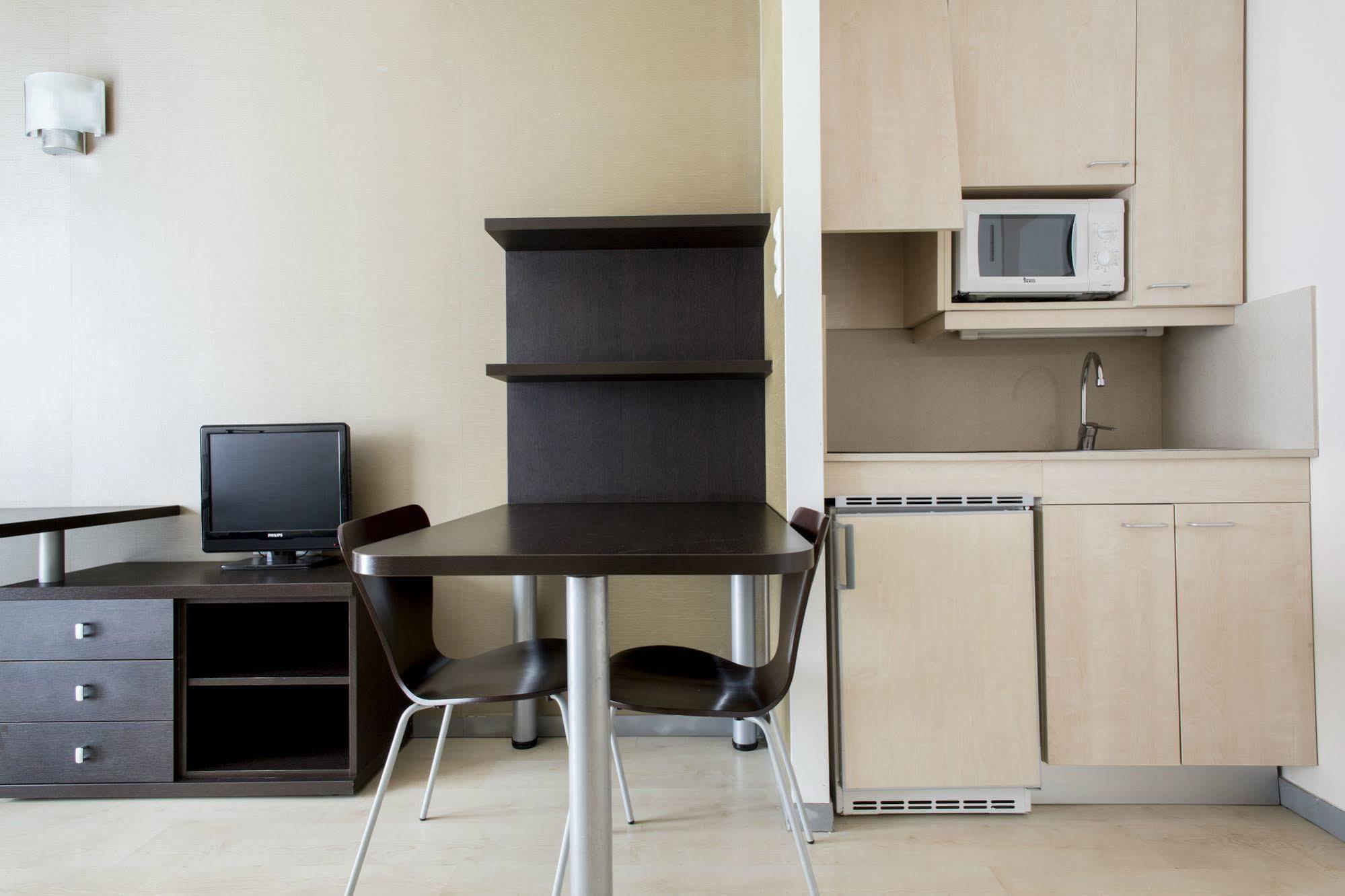 Residencia Universitaria Resa Damia Bonet Apartment *