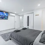 New Modern Cozy Apartment