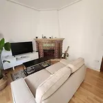 Apartamento Amplio, Luminoso Y Bien Ubicado