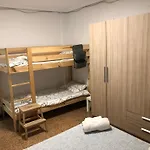 Alojamiento Puerto Valencia De Dos Dormitorios, Cocina Y Bano