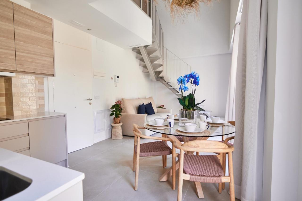 Slow Apartment