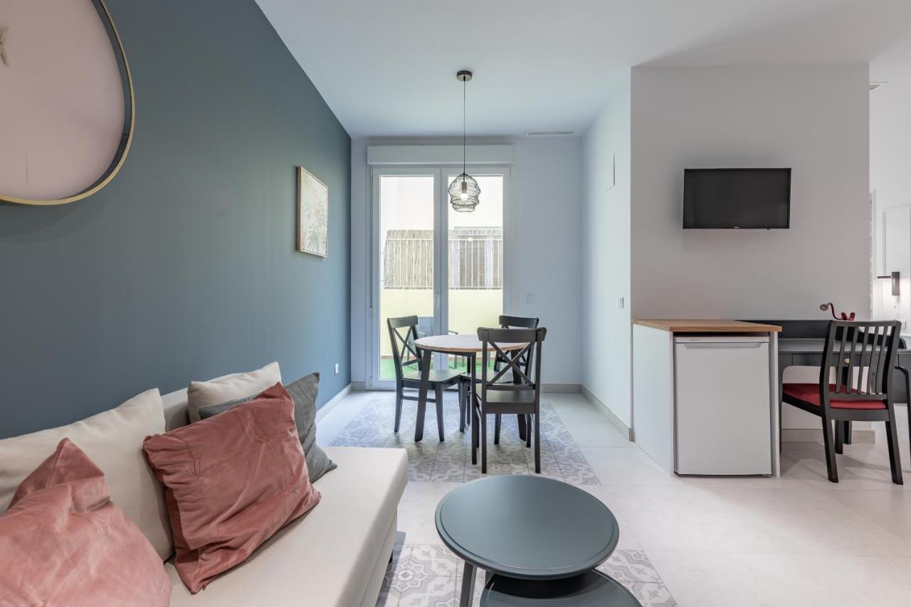 Chic & Comfortable Apartment, Private Terrace *