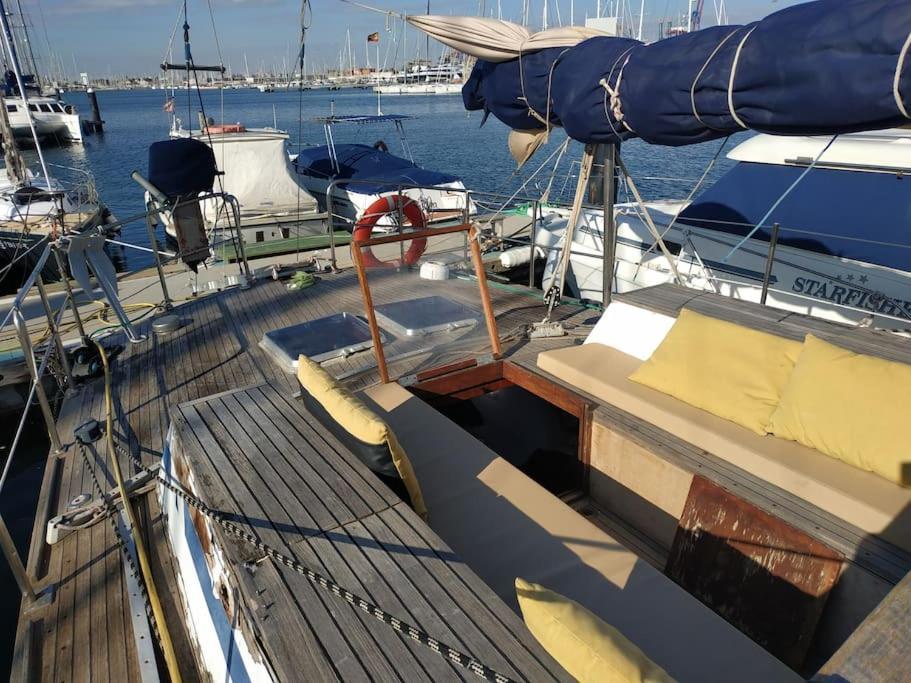 Velero Unico Donde Relajarte, Parking Gratuito Hotel en barco Valencia