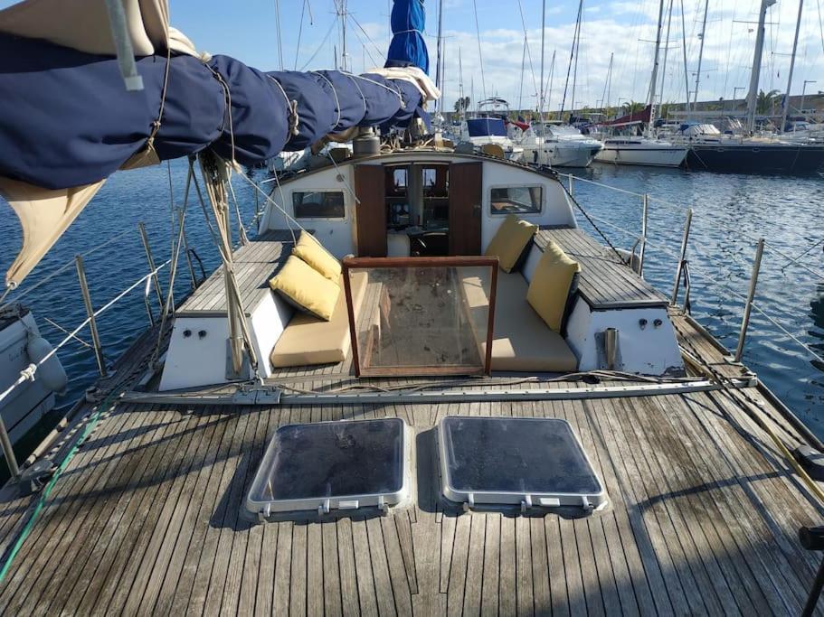 Hotel en barco Velero Unico Donde Relajarte, Parking Gratuito *