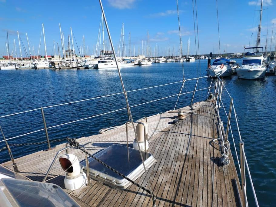 Hotel en barco Velero Unico Donde Relajarte, Parking Gratuito *