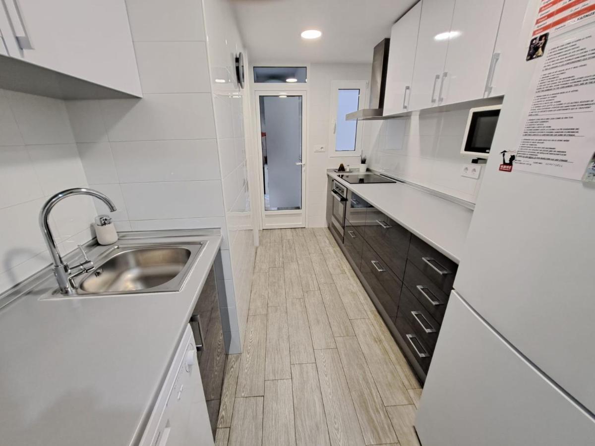 Centrico En Proximo Parada De Metro Angel Guimera Apartamento *